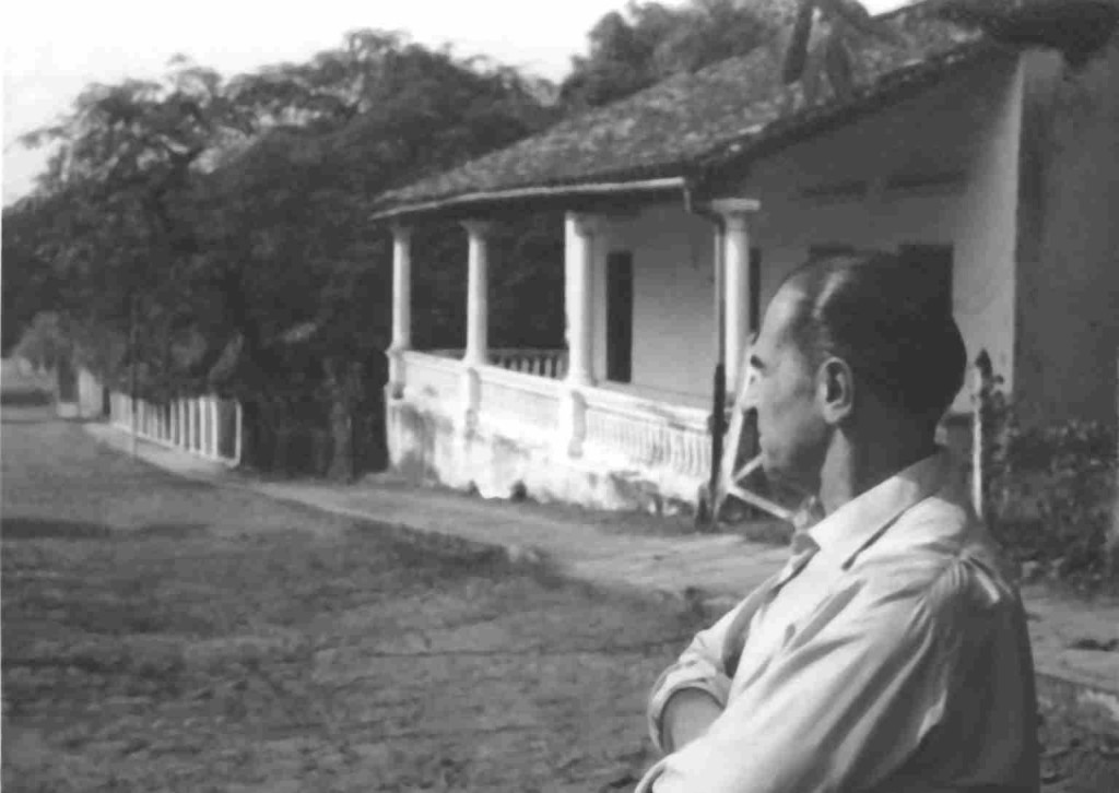 Gabriel Casaccia y su casa de Areguá. Fotografía: Miguel Ángel Fernández. 